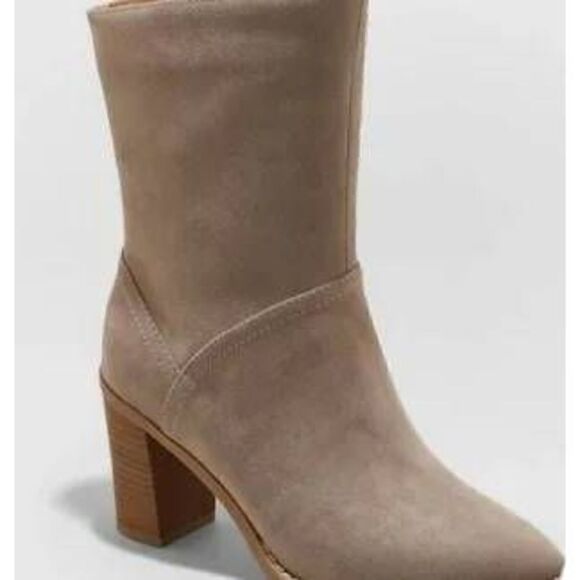 (50-0887) Universal Thread Taupe Elaine Mid Shaft Boots Size 11 - Picture 1 of 11